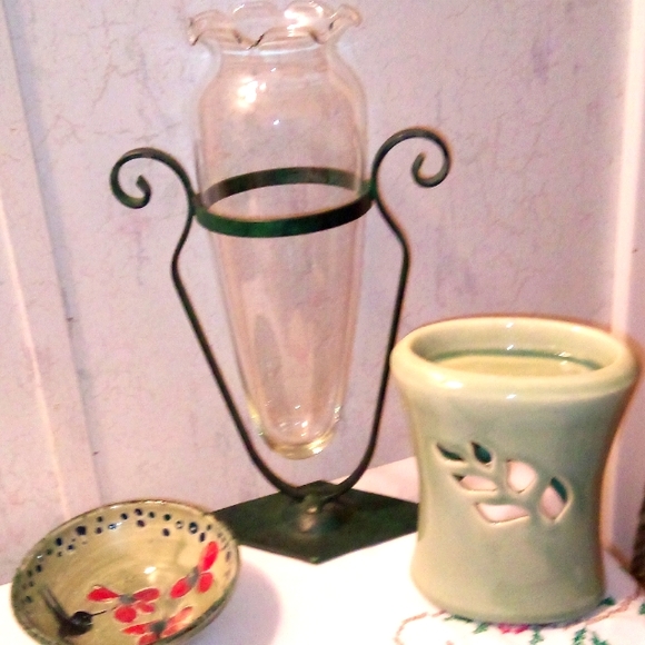 Vintage Wrought Iron Floating Vase Group - Picture 2 of 16